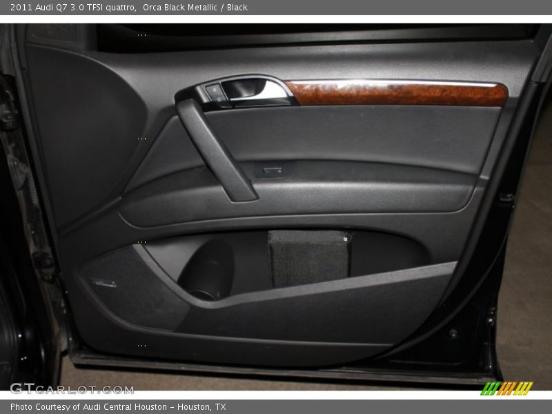 Orca Black Metallic / Black 2011 Audi Q7 3.0 TFSI quattro