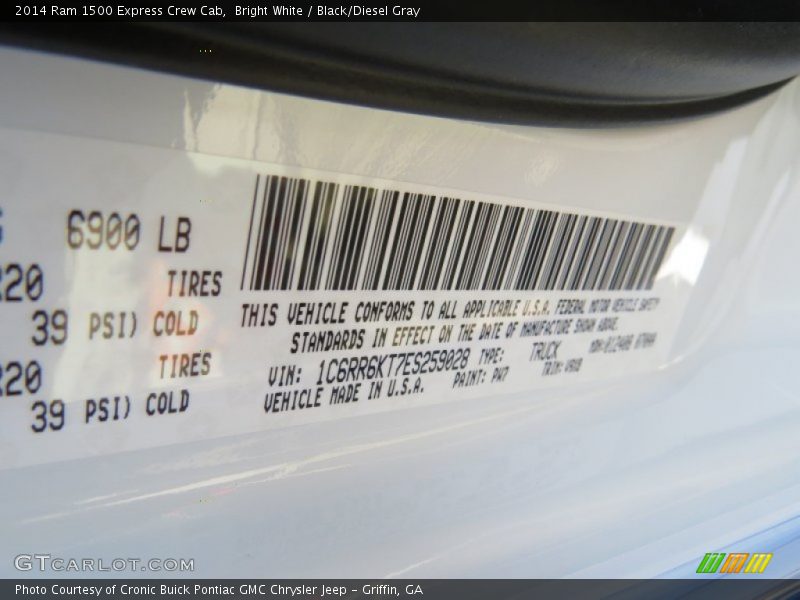 Bright White / Black/Diesel Gray 2014 Ram 1500 Express Crew Cab