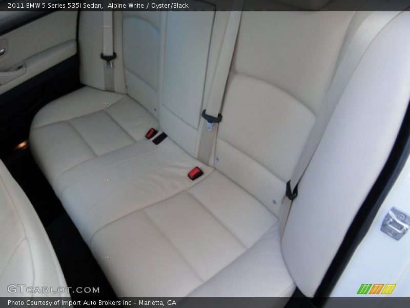 Alpine White / Oyster/Black 2011 BMW 5 Series 535i Sedan