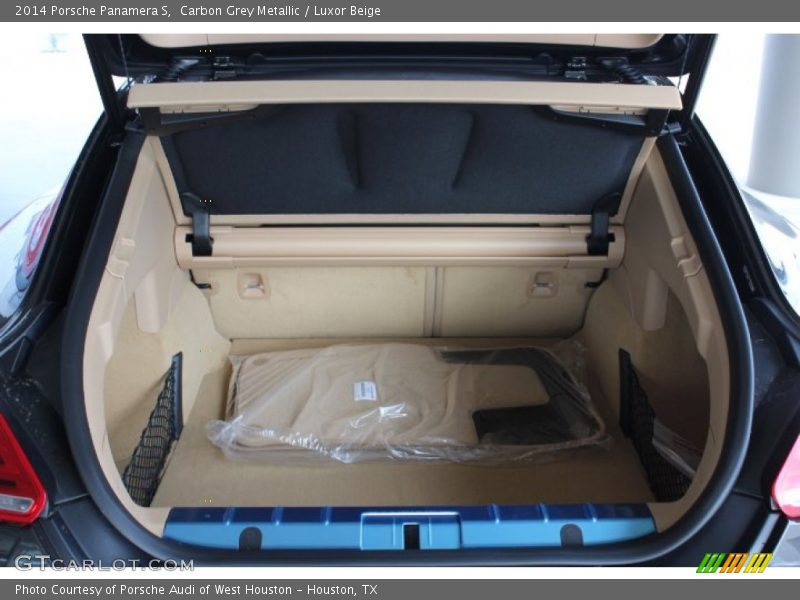  2014 Panamera S Trunk