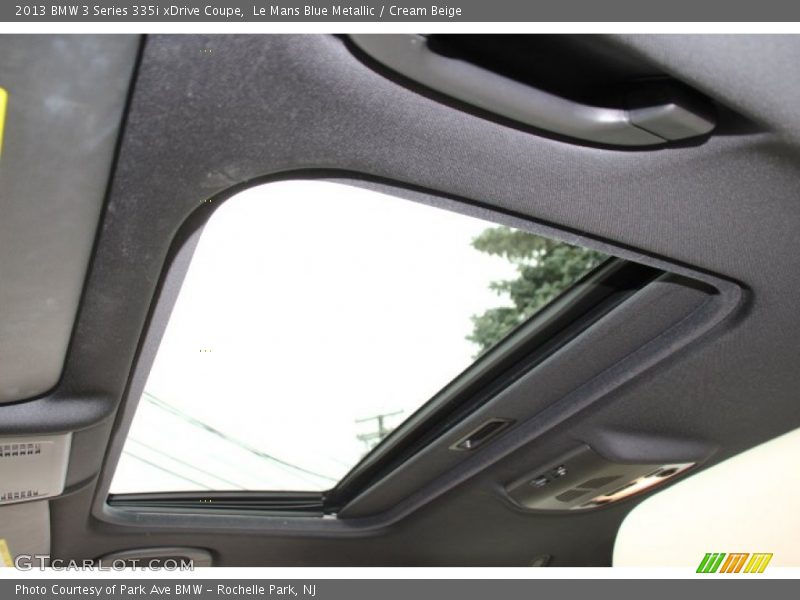 Sunroof of 2013 3 Series 335i xDrive Coupe