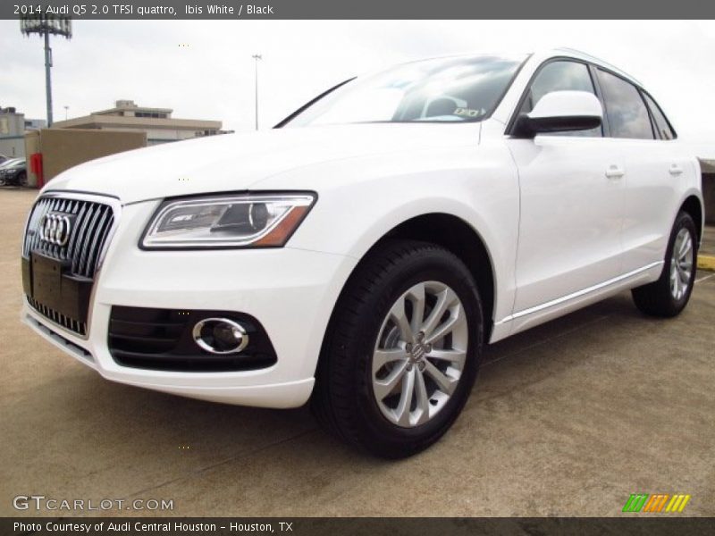 Ibis White / Black 2014 Audi Q5 2.0 TFSI quattro