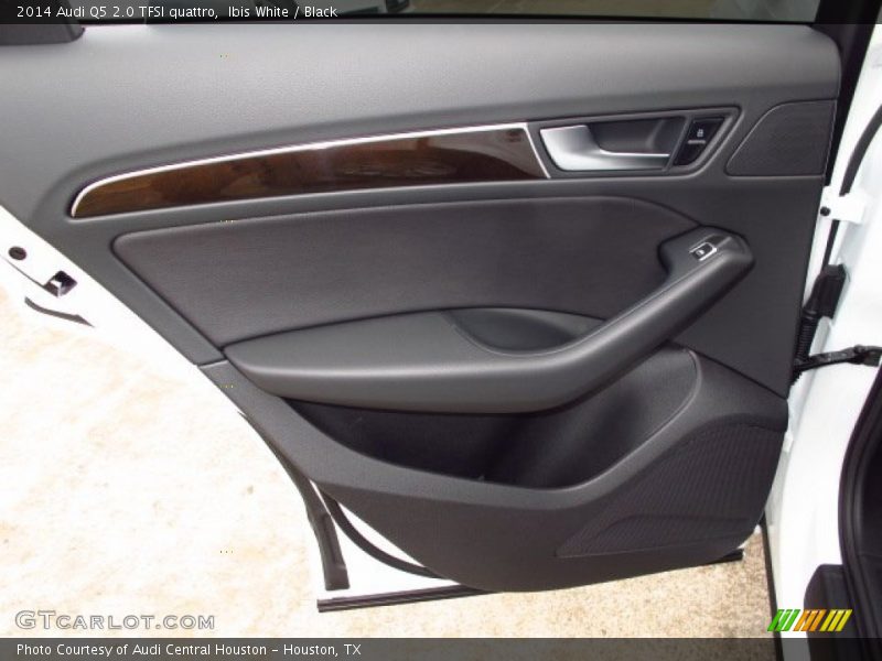 Ibis White / Black 2014 Audi Q5 2.0 TFSI quattro