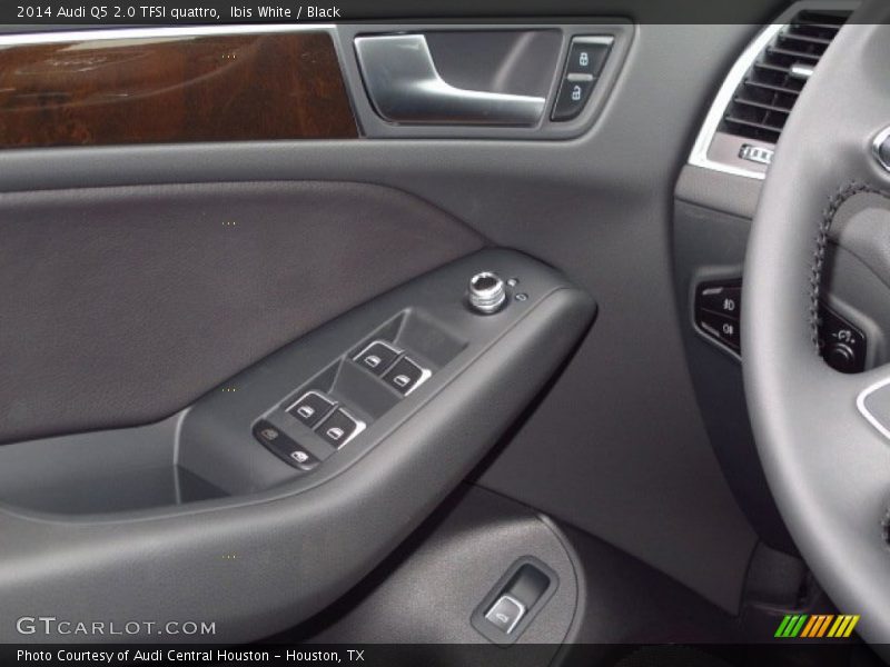 Ibis White / Black 2014 Audi Q5 2.0 TFSI quattro