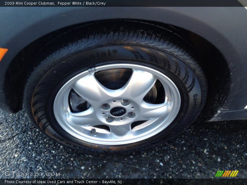 Pepper White / Black/Grey 2009 Mini Cooper Clubman