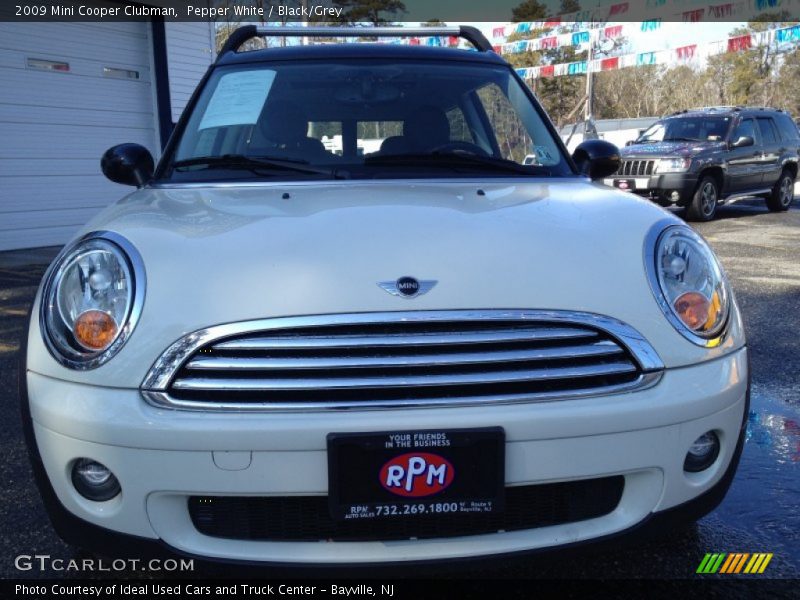 Pepper White / Black/Grey 2009 Mini Cooper Clubman