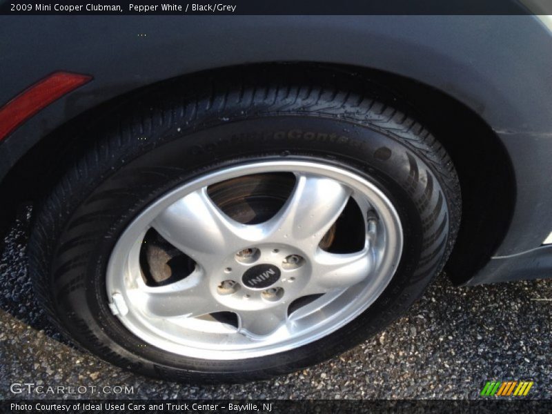 Pepper White / Black/Grey 2009 Mini Cooper Clubman