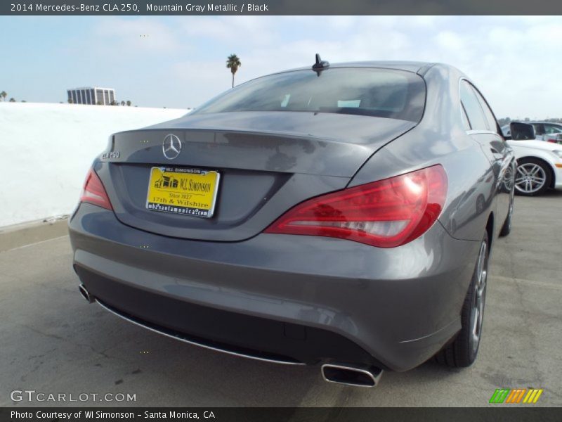 Mountain Gray Metallic / Black 2014 Mercedes-Benz CLA 250