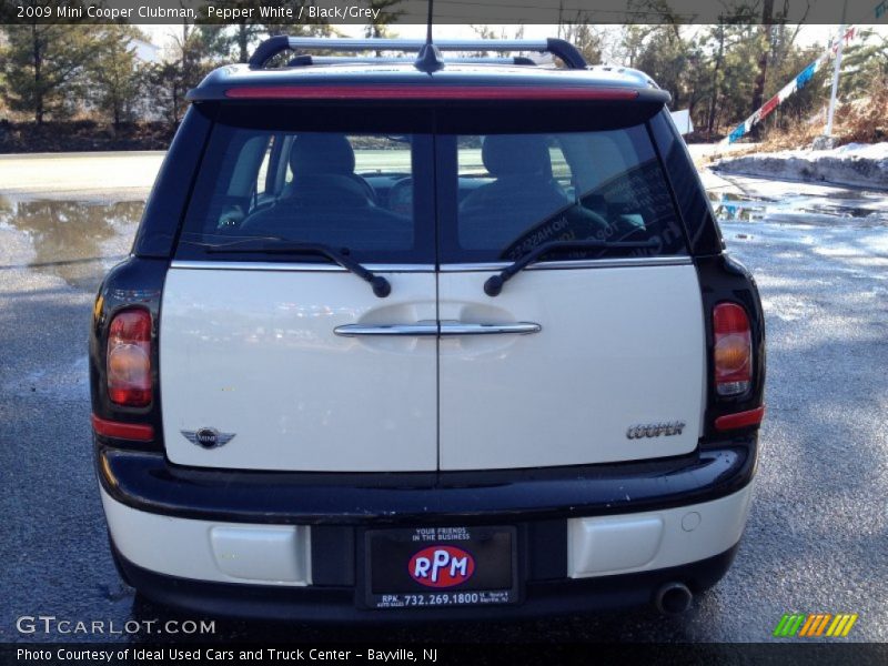 Pepper White / Black/Grey 2009 Mini Cooper Clubman