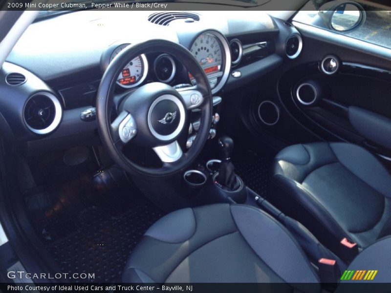 Pepper White / Black/Grey 2009 Mini Cooper Clubman