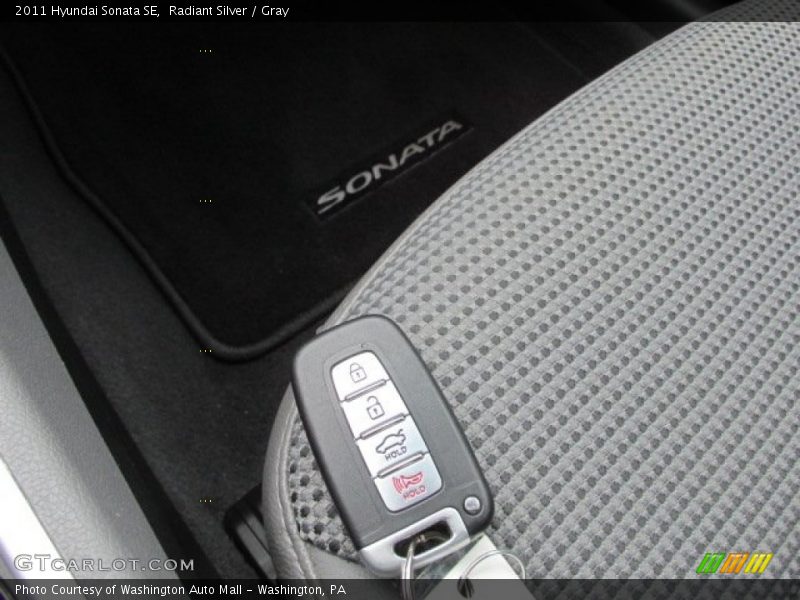 Radiant Silver / Gray 2011 Hyundai Sonata SE