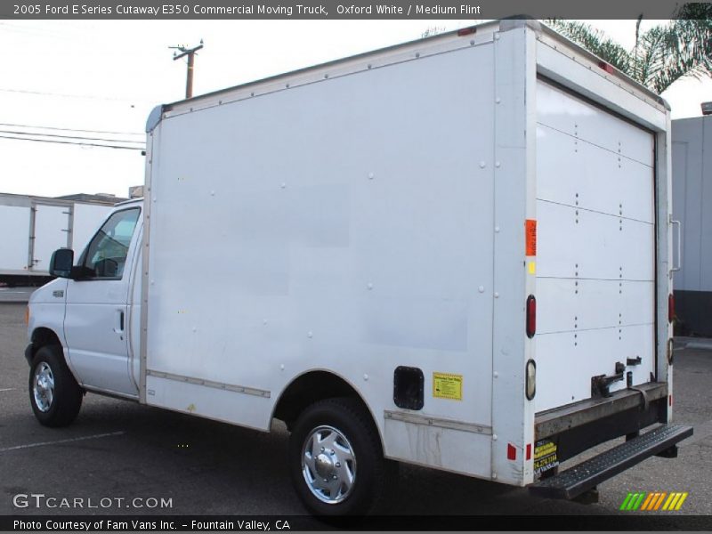 Oxford White / Medium Flint 2005 Ford E Series Cutaway E350 Commercial Moving Truck