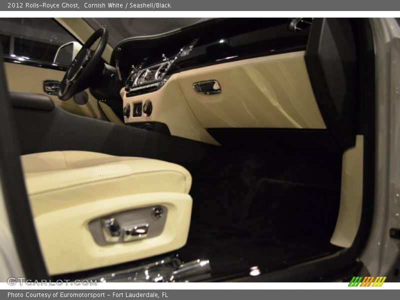 Cornish White / Seashell/Black 2012 Rolls-Royce Ghost