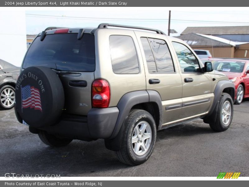 Light Khaki Metallic / Dark Slate Gray 2004 Jeep Liberty Sport 4x4
