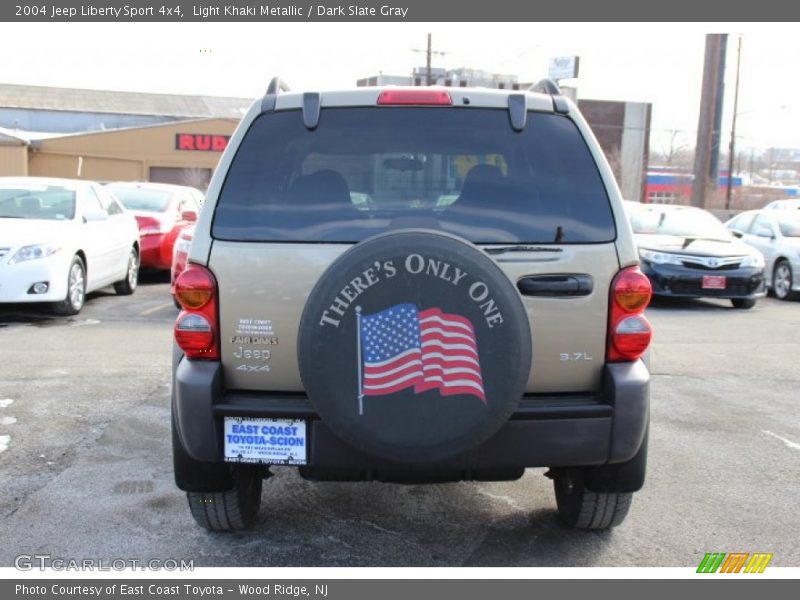 Light Khaki Metallic / Dark Slate Gray 2004 Jeep Liberty Sport 4x4