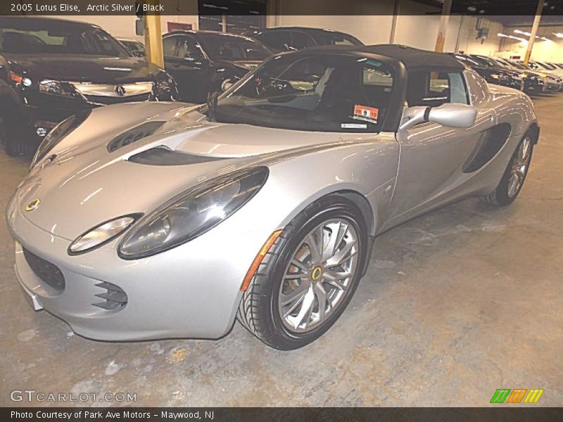 Arctic Silver / Black 2005 Lotus Elise