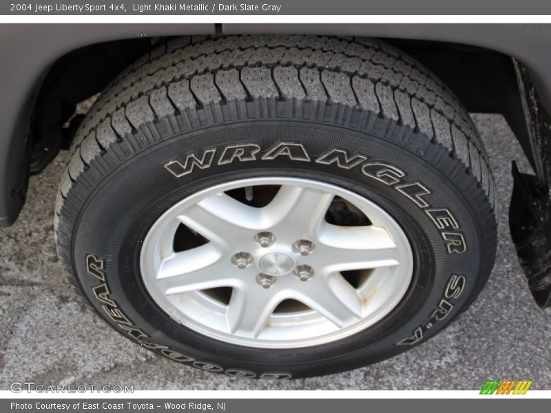 Light Khaki Metallic / Dark Slate Gray 2004 Jeep Liberty Sport 4x4