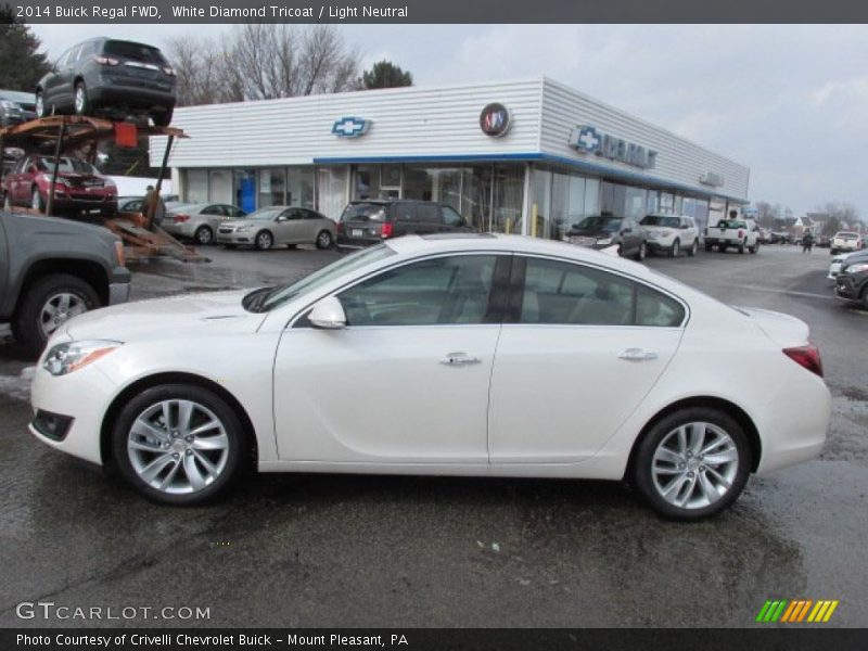 White Diamond Tricoat / Light Neutral 2014 Buick Regal FWD