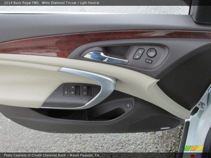 White Diamond Tricoat / Light Neutral 2014 Buick Regal FWD