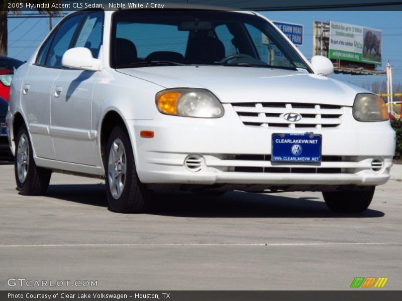 Noble White / Gray 2005 Hyundai Accent GLS Sedan