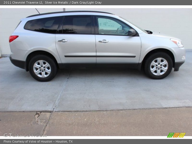 Silver Ice Metallic / Dark Gray/Light Gray 2011 Chevrolet Traverse LS