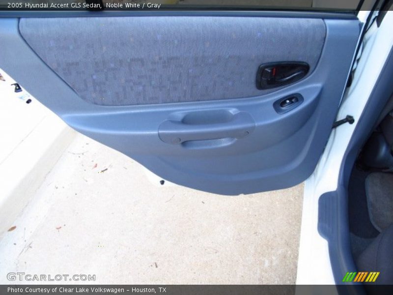 Noble White / Gray 2005 Hyundai Accent GLS Sedan