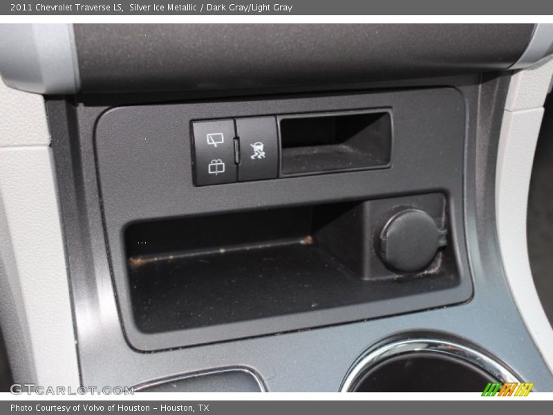 Silver Ice Metallic / Dark Gray/Light Gray 2011 Chevrolet Traverse LS
