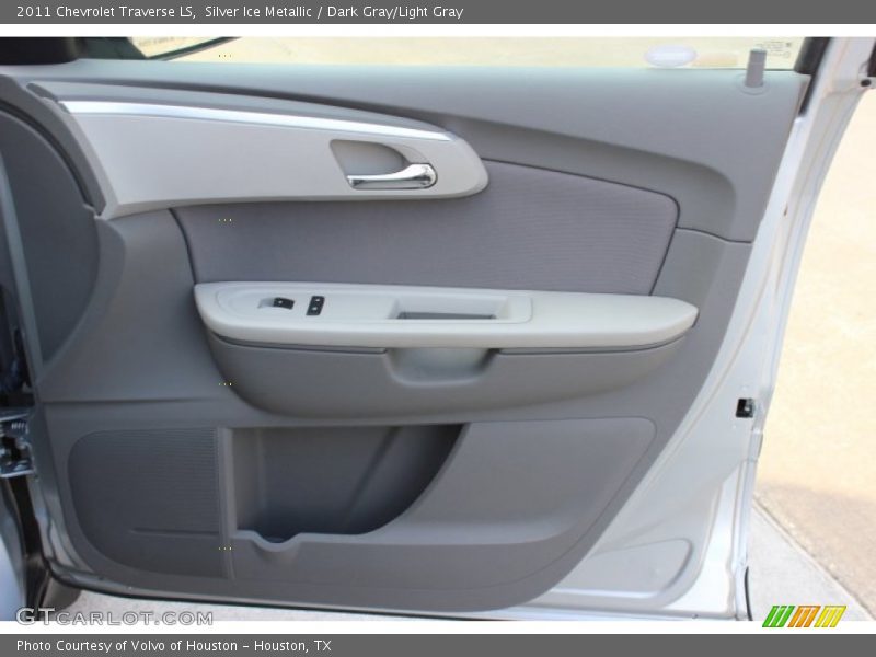 Silver Ice Metallic / Dark Gray/Light Gray 2011 Chevrolet Traverse LS