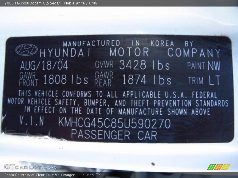 Noble White / Gray 2005 Hyundai Accent GLS Sedan
