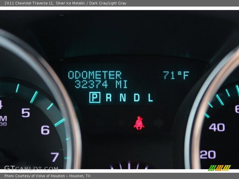 Silver Ice Metallic / Dark Gray/Light Gray 2011 Chevrolet Traverse LS