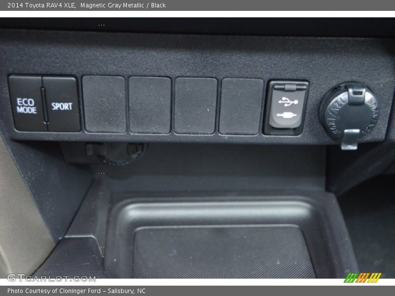 Magnetic Gray Metallic / Black 2014 Toyota RAV4 XLE