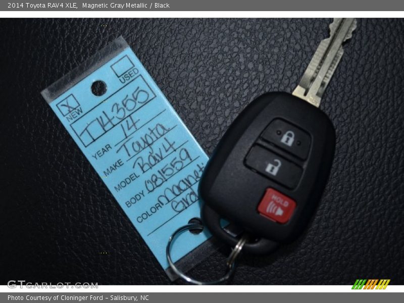 Magnetic Gray Metallic / Black 2014 Toyota RAV4 XLE