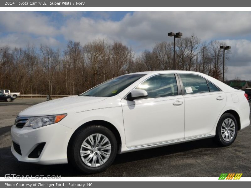 Super White / Ivory 2014 Toyota Camry LE