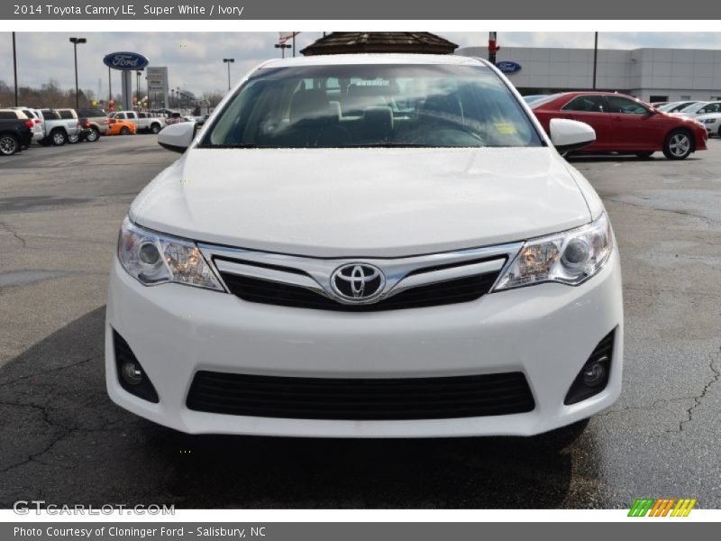 Super White / Ivory 2014 Toyota Camry LE