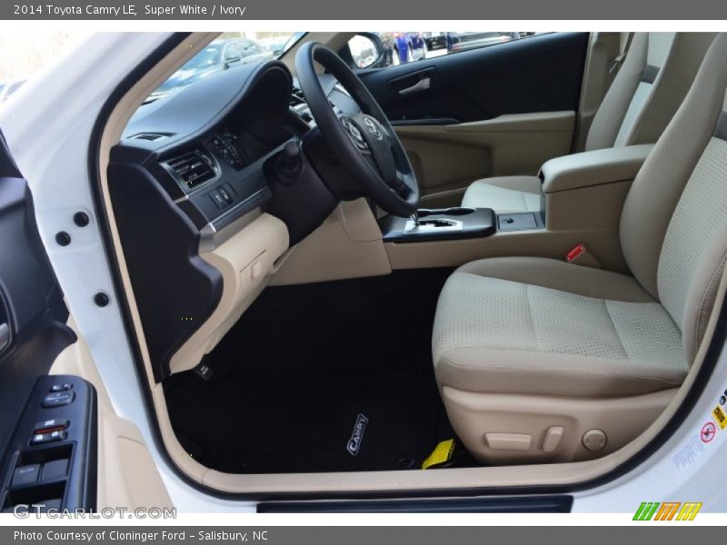 Super White / Ivory 2014 Toyota Camry LE