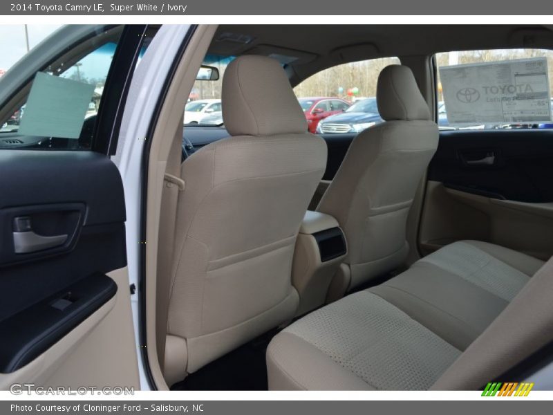 Super White / Ivory 2014 Toyota Camry LE