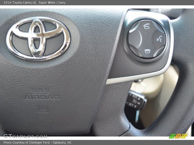 Super White / Ivory 2014 Toyota Camry LE