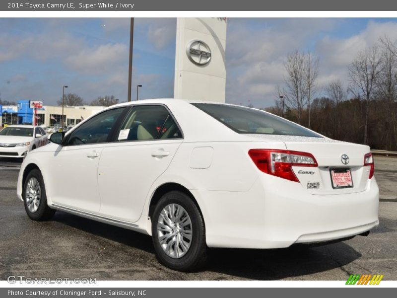 Super White / Ivory 2014 Toyota Camry LE