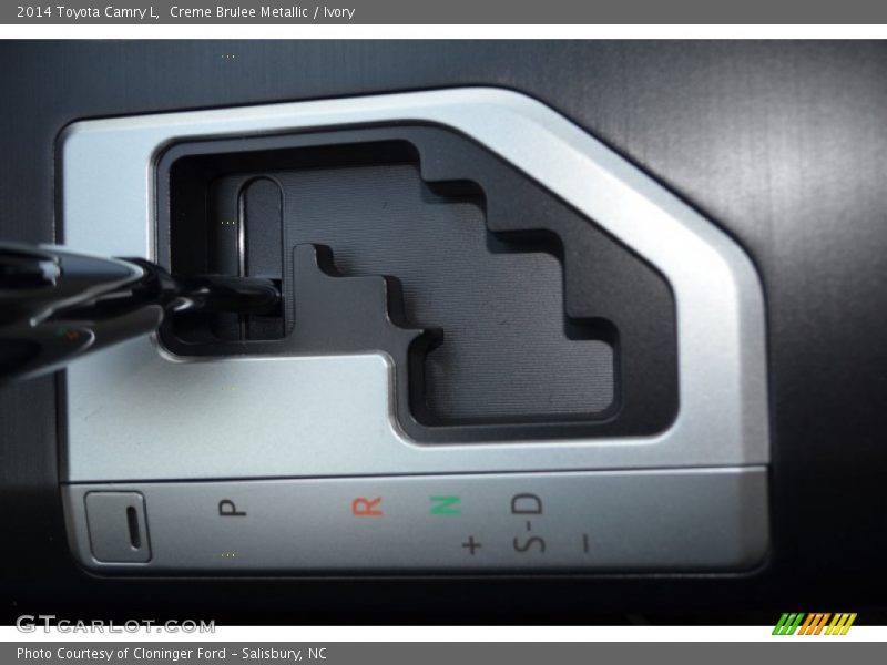 Creme Brulee Metallic / Ivory 2014 Toyota Camry L