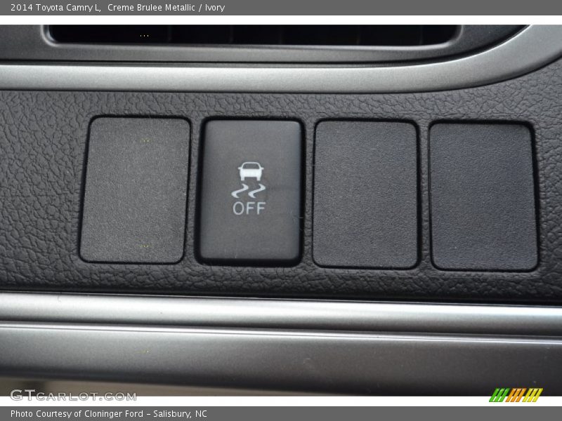 Creme Brulee Metallic / Ivory 2014 Toyota Camry L