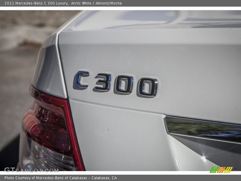 Arctic White / Almond/Mocha 2011 Mercedes-Benz C 300 Luxury