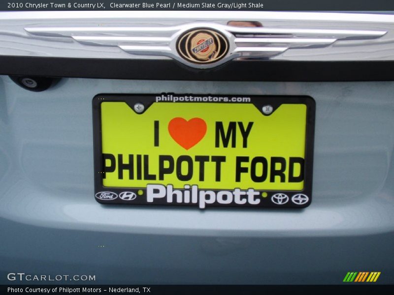 Clearwater Blue Pearl / Medium Slate Gray/Light Shale 2010 Chrysler Town & Country LX