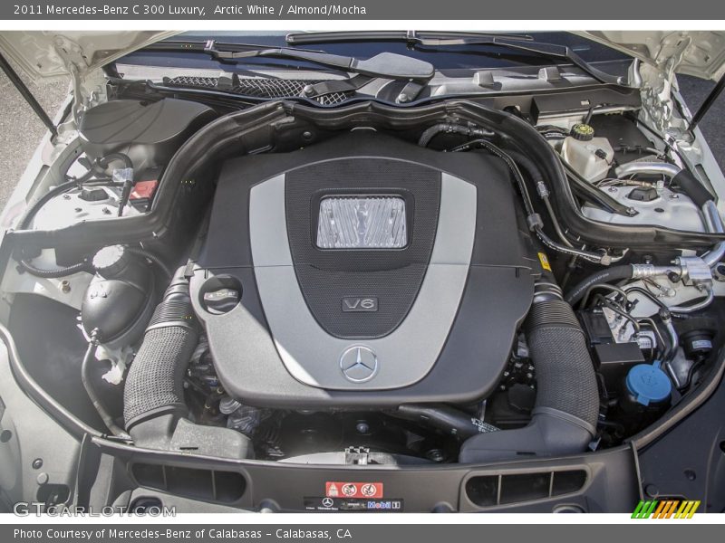 Arctic White / Almond/Mocha 2011 Mercedes-Benz C 300 Luxury