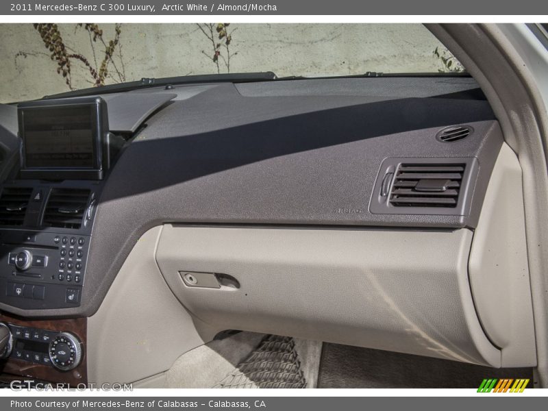 Arctic White / Almond/Mocha 2011 Mercedes-Benz C 300 Luxury