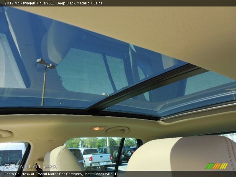 Deep Black Metallic / Beige 2012 Volkswagen Tiguan SE