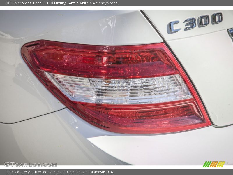Arctic White / Almond/Mocha 2011 Mercedes-Benz C 300 Luxury