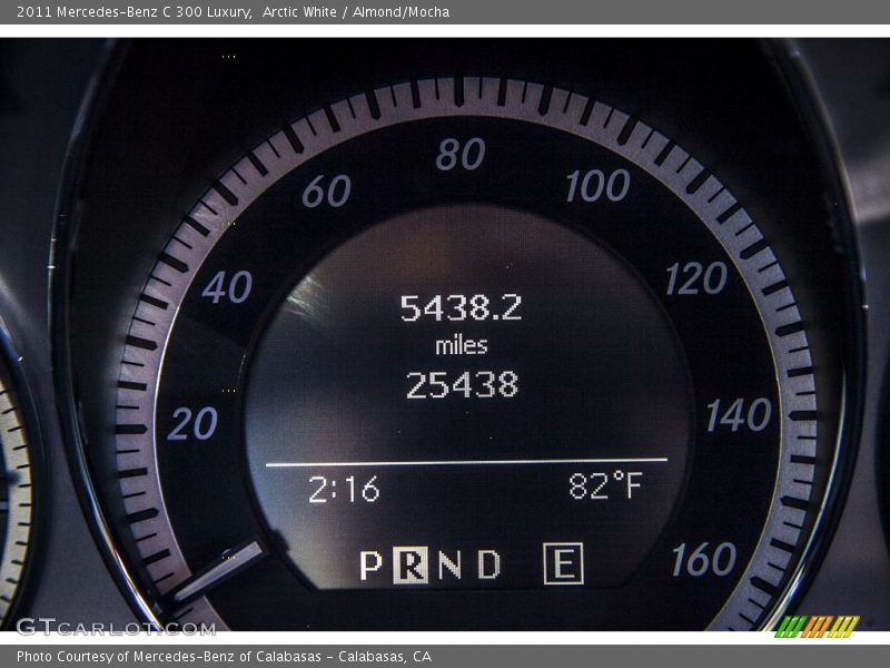 Arctic White / Almond/Mocha 2011 Mercedes-Benz C 300 Luxury