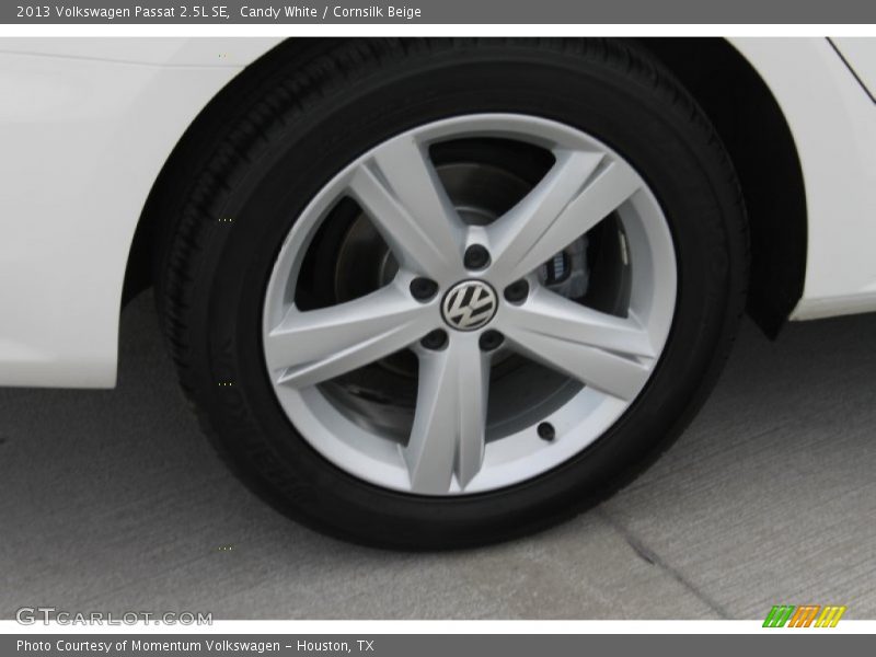 Candy White / Cornsilk Beige 2013 Volkswagen Passat 2.5L SE