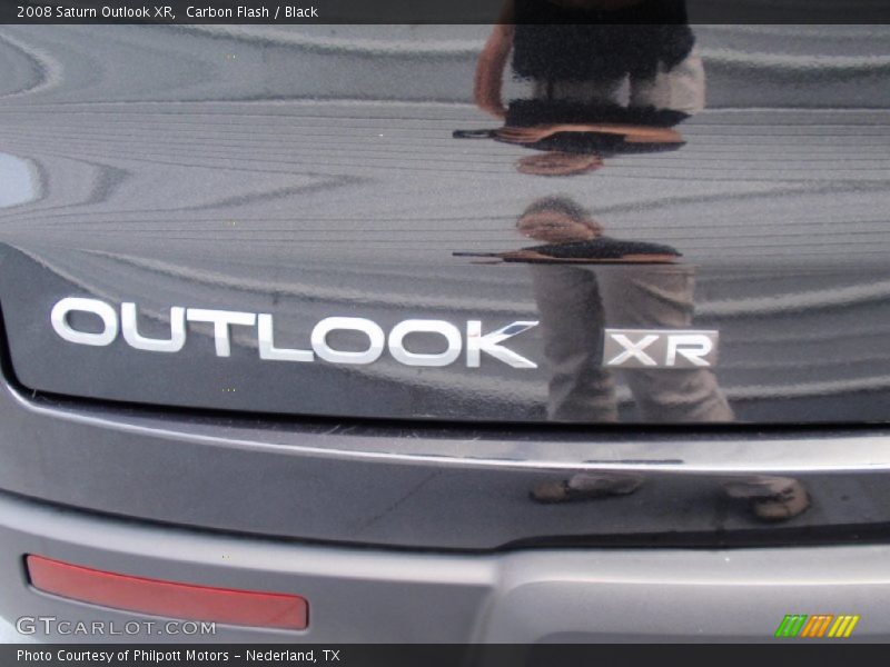 Carbon Flash / Black 2008 Saturn Outlook XR