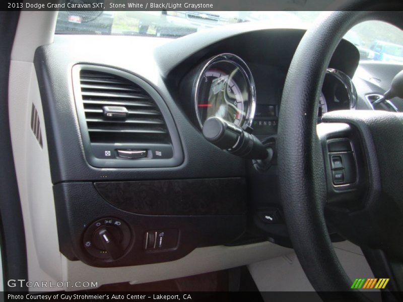 Stone White / Black/Light Graystone 2013 Dodge Grand Caravan SXT